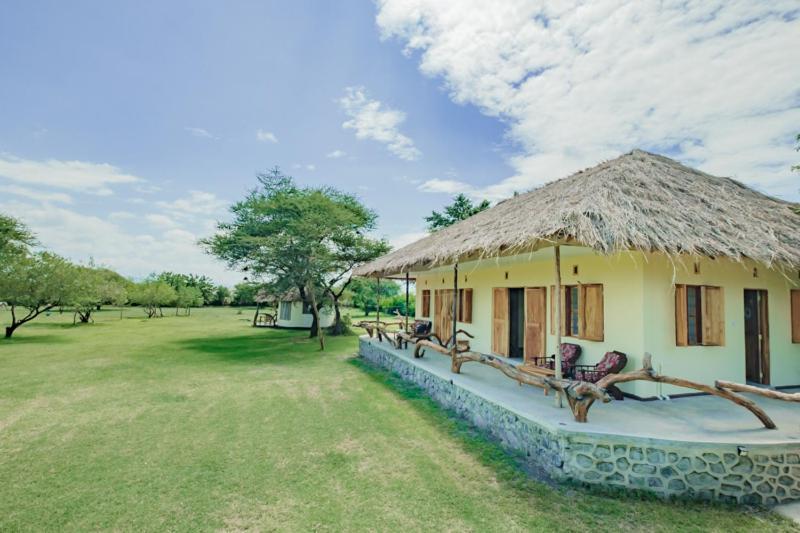 Lake Natron Maasai Giraffe Eco Lodge And Camping Mtowabaga 외부 사진