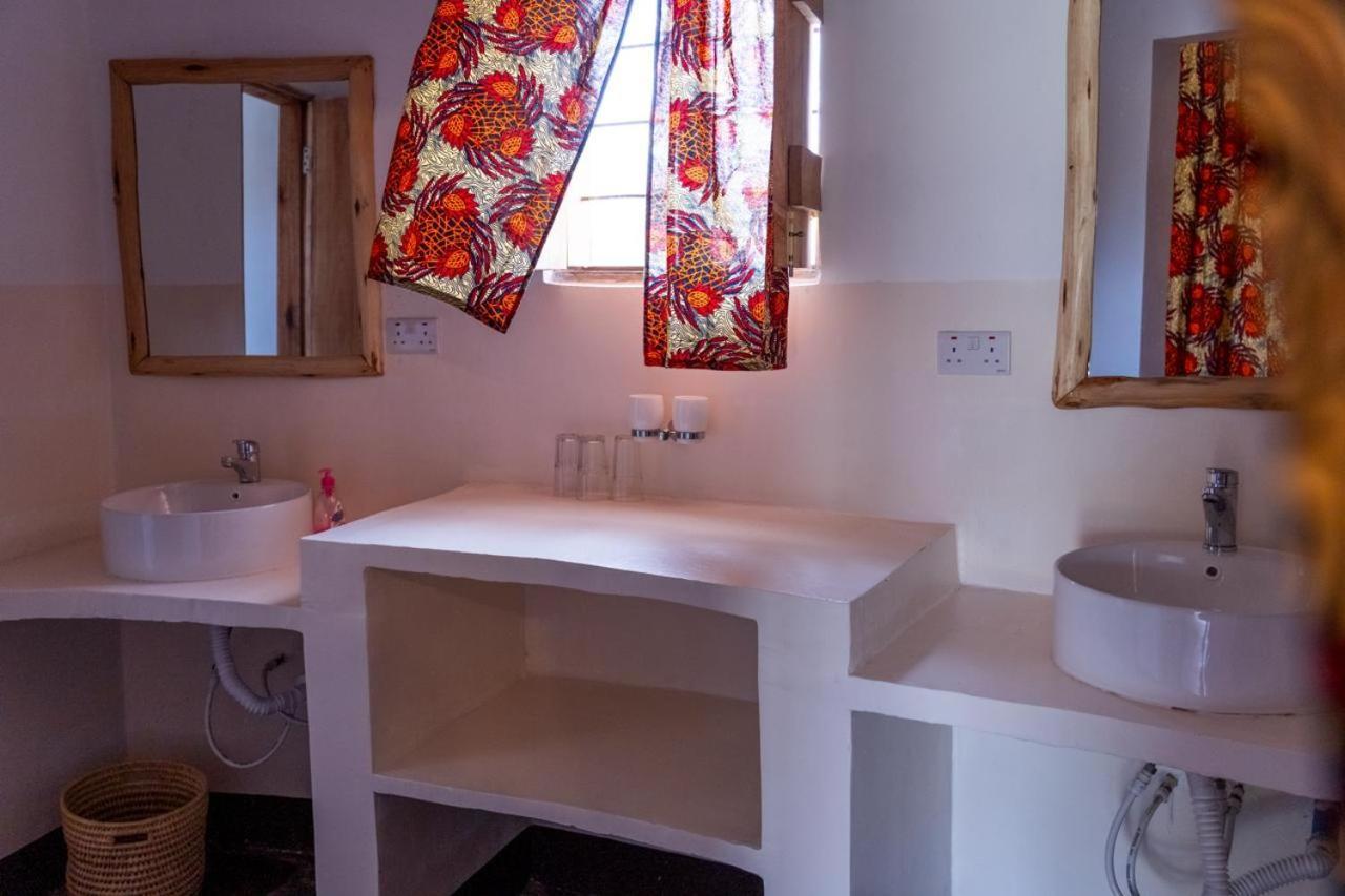 Lake Natron Maasai Giraffe Eco Lodge And Camping Mtowabaga 외부 사진